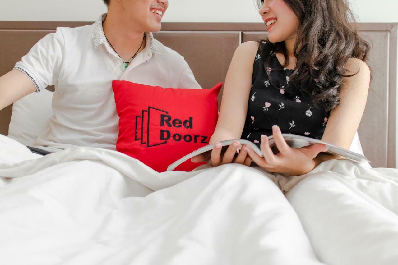 Reddoorz Plus Near Tan Dinh Market Ho Chi Minh City Bagian luar foto